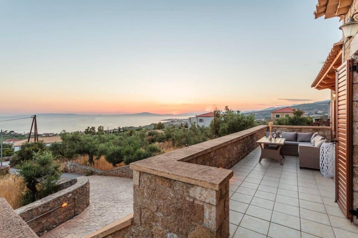 Mani Panoramic Seaviews - Luxury Summer Haven Levktron Exterior photo