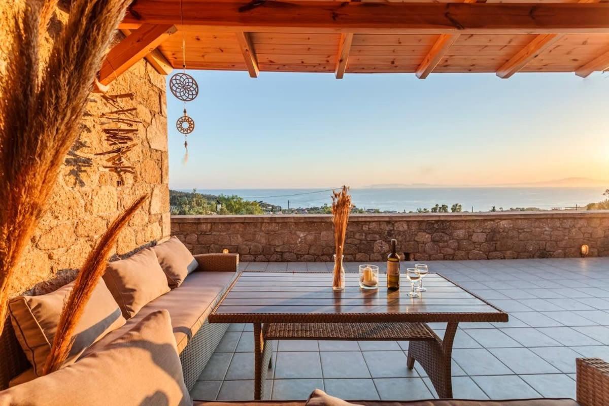 Mani Panoramic Seaviews - Luxury Summer Haven Levktron Exterior photo